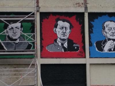 Photo de la fresque de street art représentant André Malraux, en cours de réalisation par Hugo Kowalak en 2016 © Ville de La Madeleine
