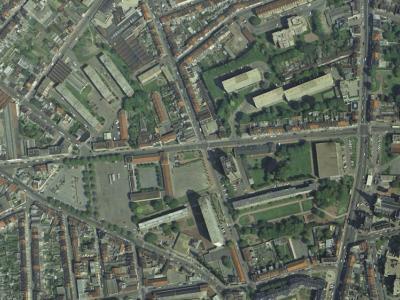 Vue aérienne de la Place du Marché en 1985