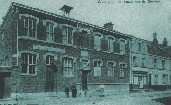 Le bâtiment de l'ACOLJAQ était autrefois une école de filles - Archives municipales de La Madeleine © Fonds Syndicat d'Initiative, 3Z 29